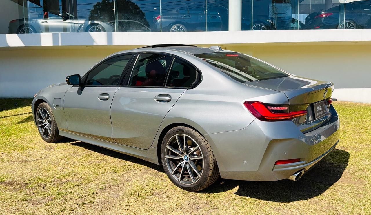 2024 BMW Serie 3 2.0 330e At