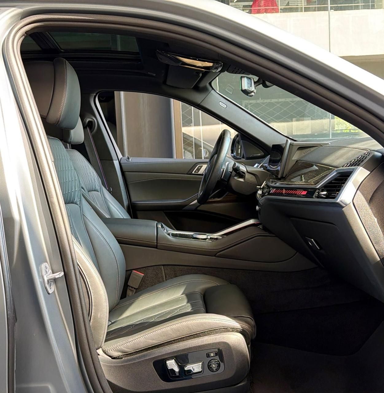 2025 BMW X6 4.4 M60i At