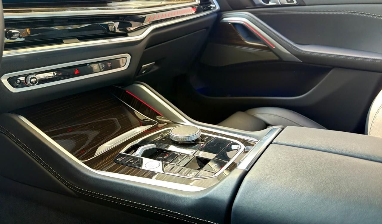 2025 BMW X6 4.4 M60i At