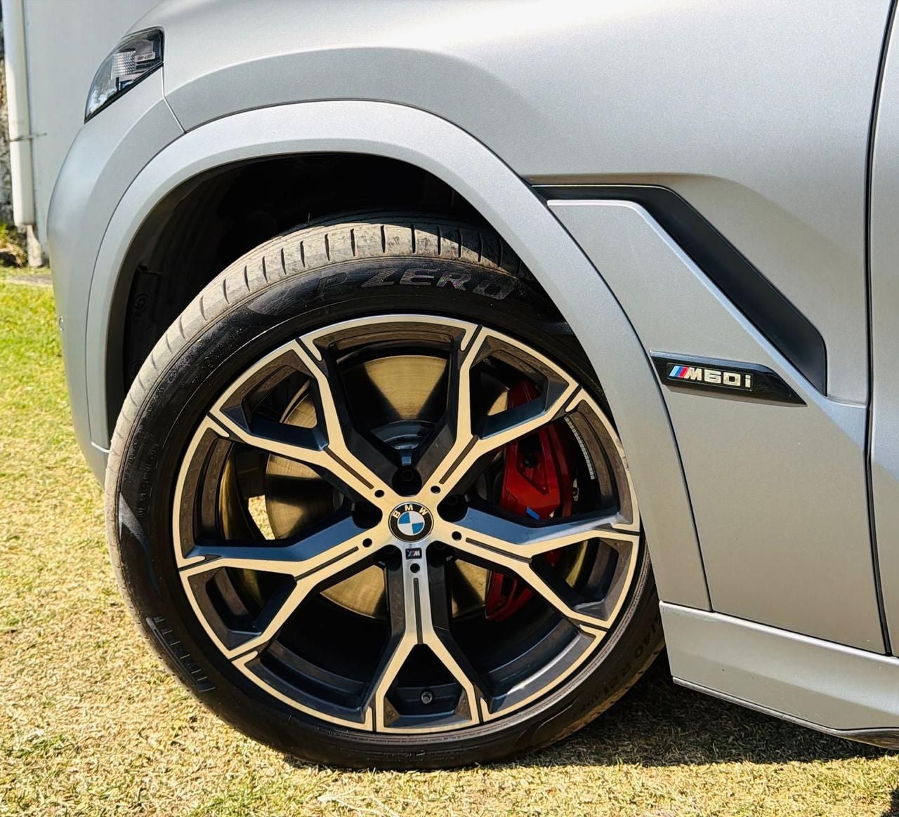 2025 BMW X6 4.4 M60i At