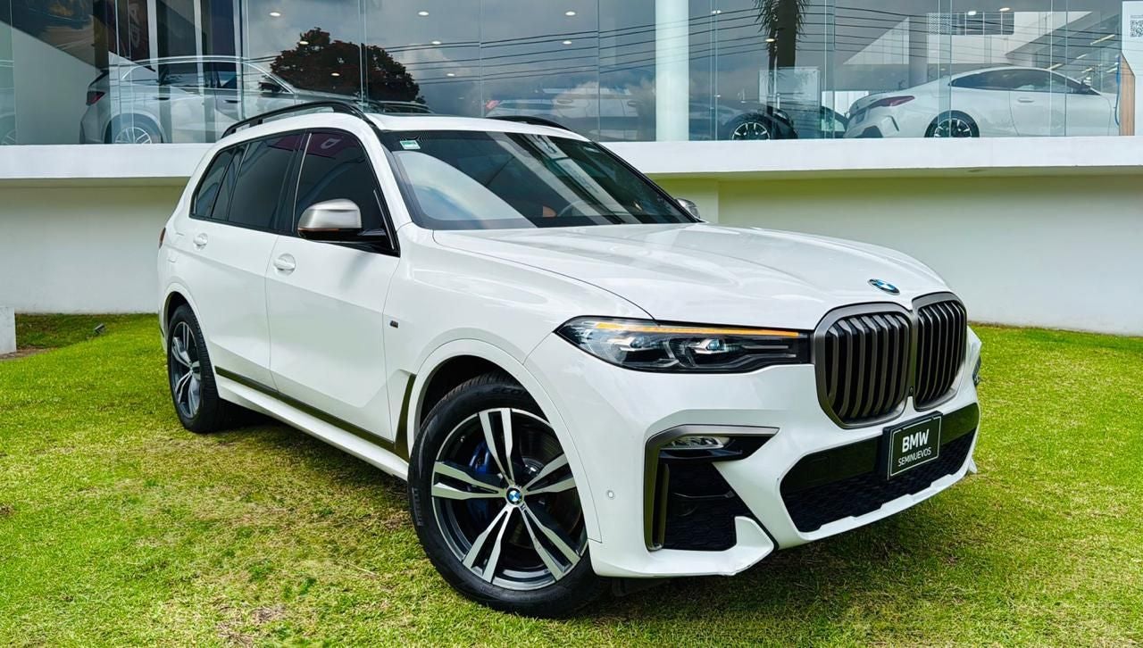 2022 BMW X7 M50i V8 Biturbo 4x4 At