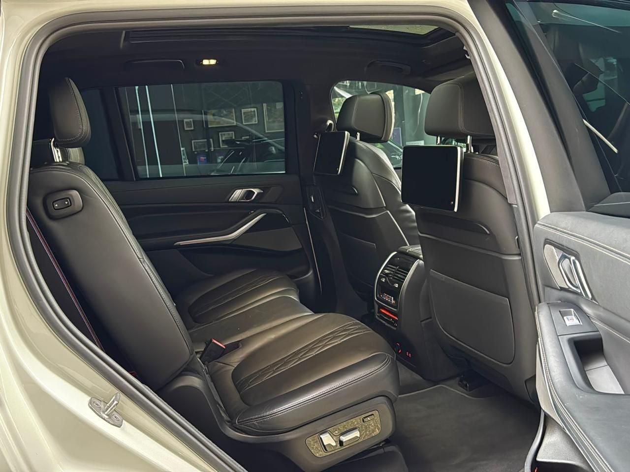 2022 BMW X7 M50i V8 Biturbo 4x4 At