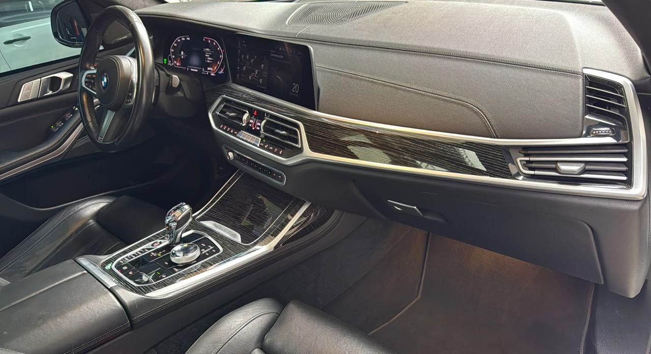 2022 BMW X7 M50i V8 Biturbo 4x4 At