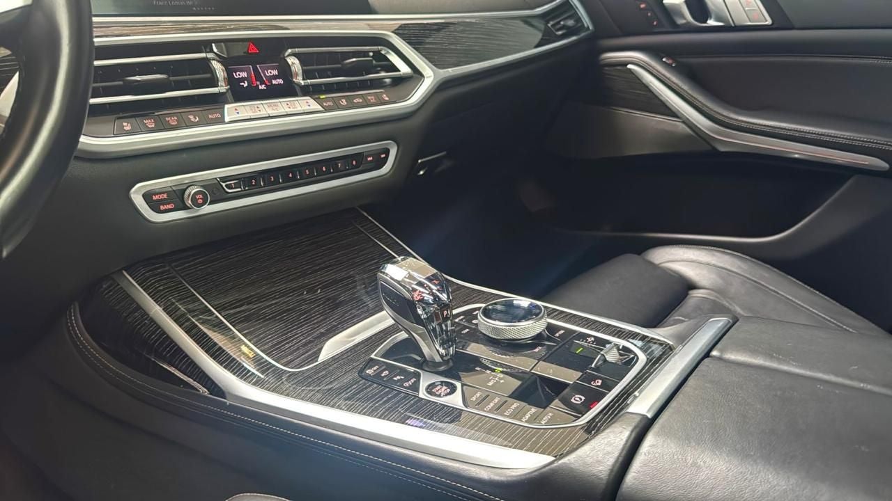 2022 BMW X7 M50i V8 Biturbo 4x4 At