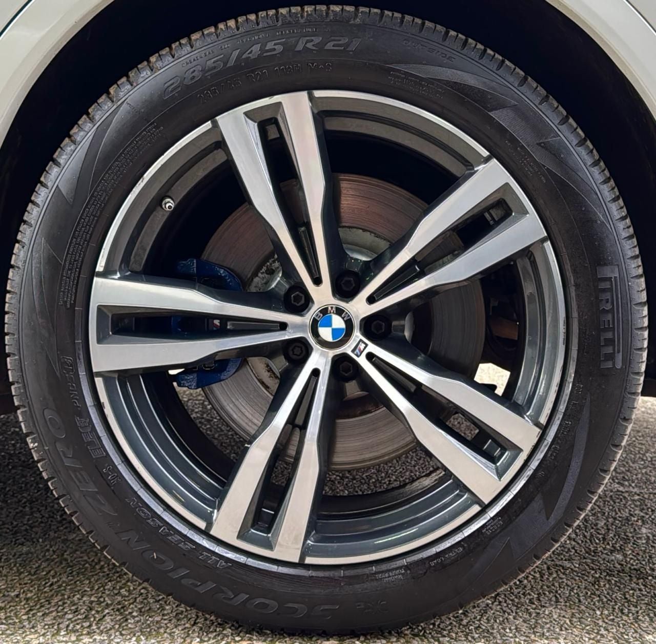 2022 BMW X7 M50i V8 Biturbo 4x4 At