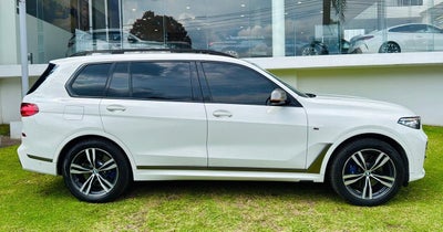2022 BMW X7 M50i V8 Biturbo 4x4 At