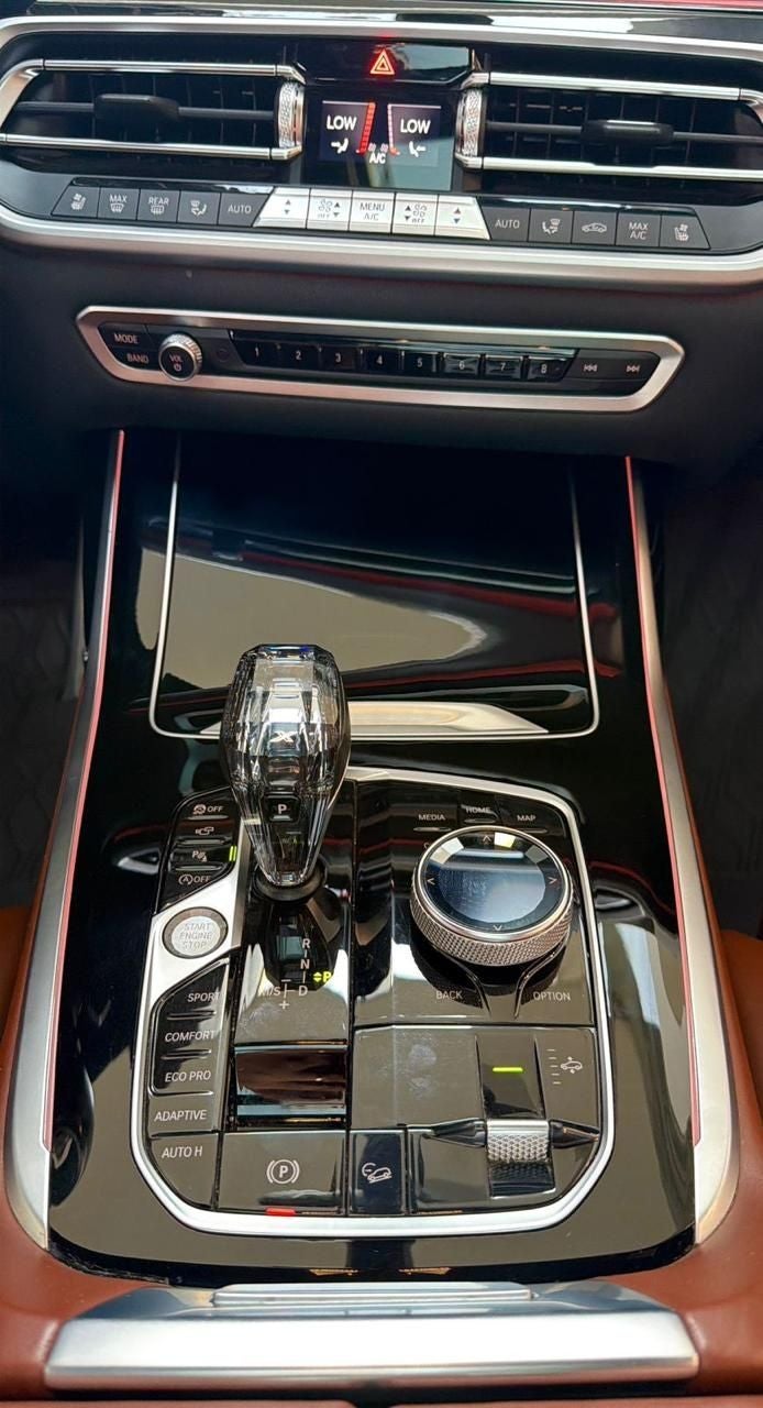 2022 BMW X7 M50i V8 Biturbo 4x4 At