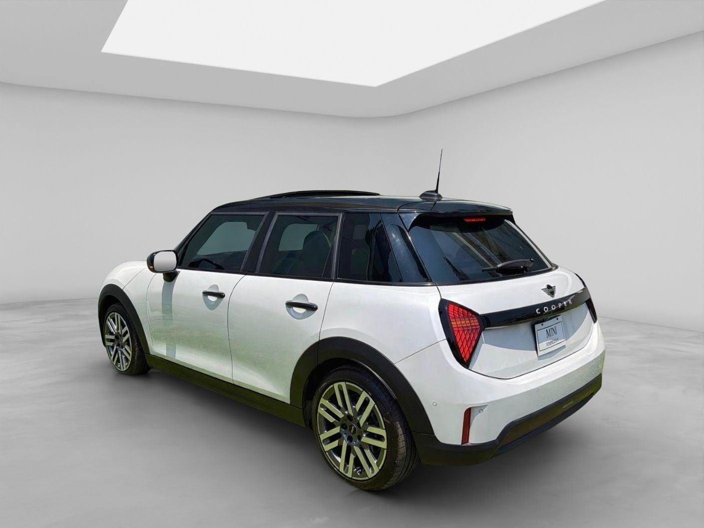 2025 MINI Cooper 1.5 Classic 5 Puertas At