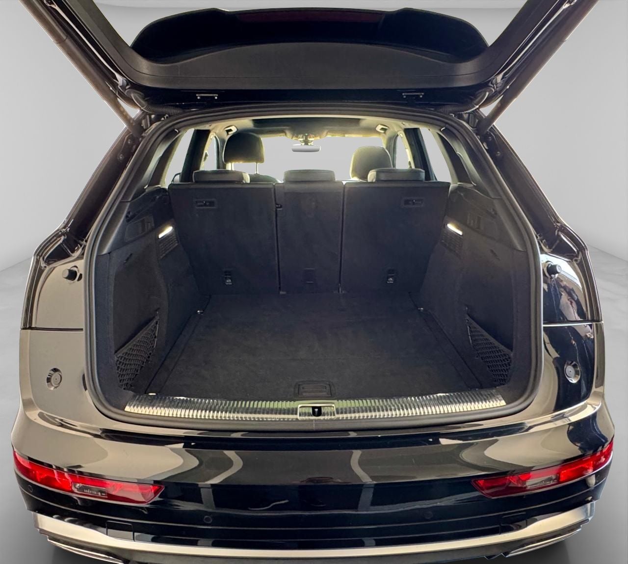 2023 Audi Q5 2.0 L4 S Line S-Tronic At
