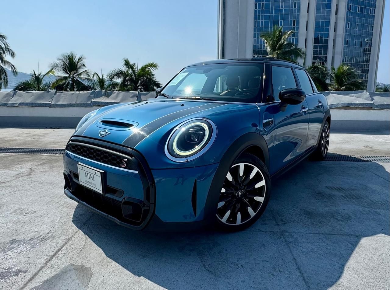 2023 MINI Cooper S Classic 5 Puertas At