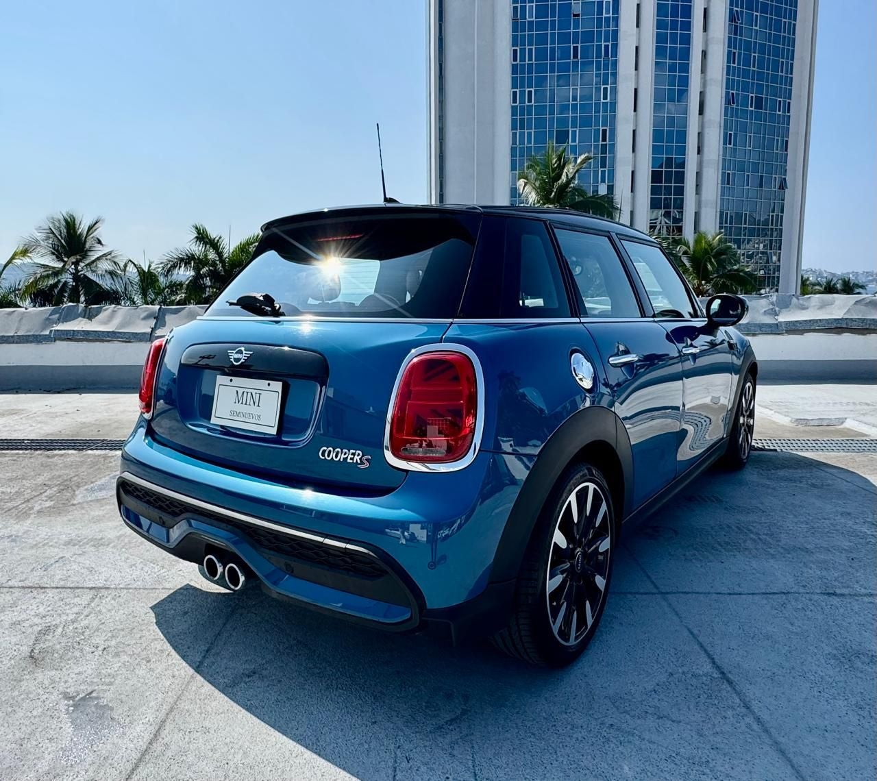 2023 MINI Cooper S Classic 5 Puertas At