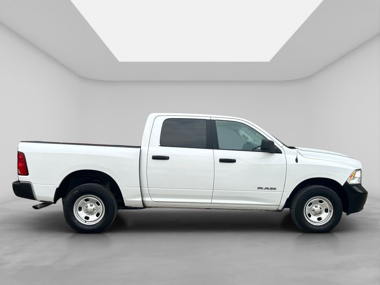 2020 RAM 1500 3.3 V6 XL Crew Cab 4x2 At