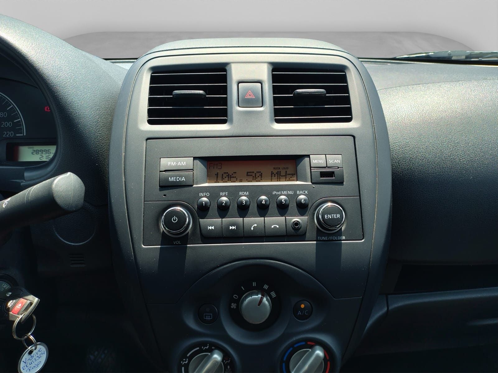 2024 Nissan V-Drive 1.6 A/C Mt