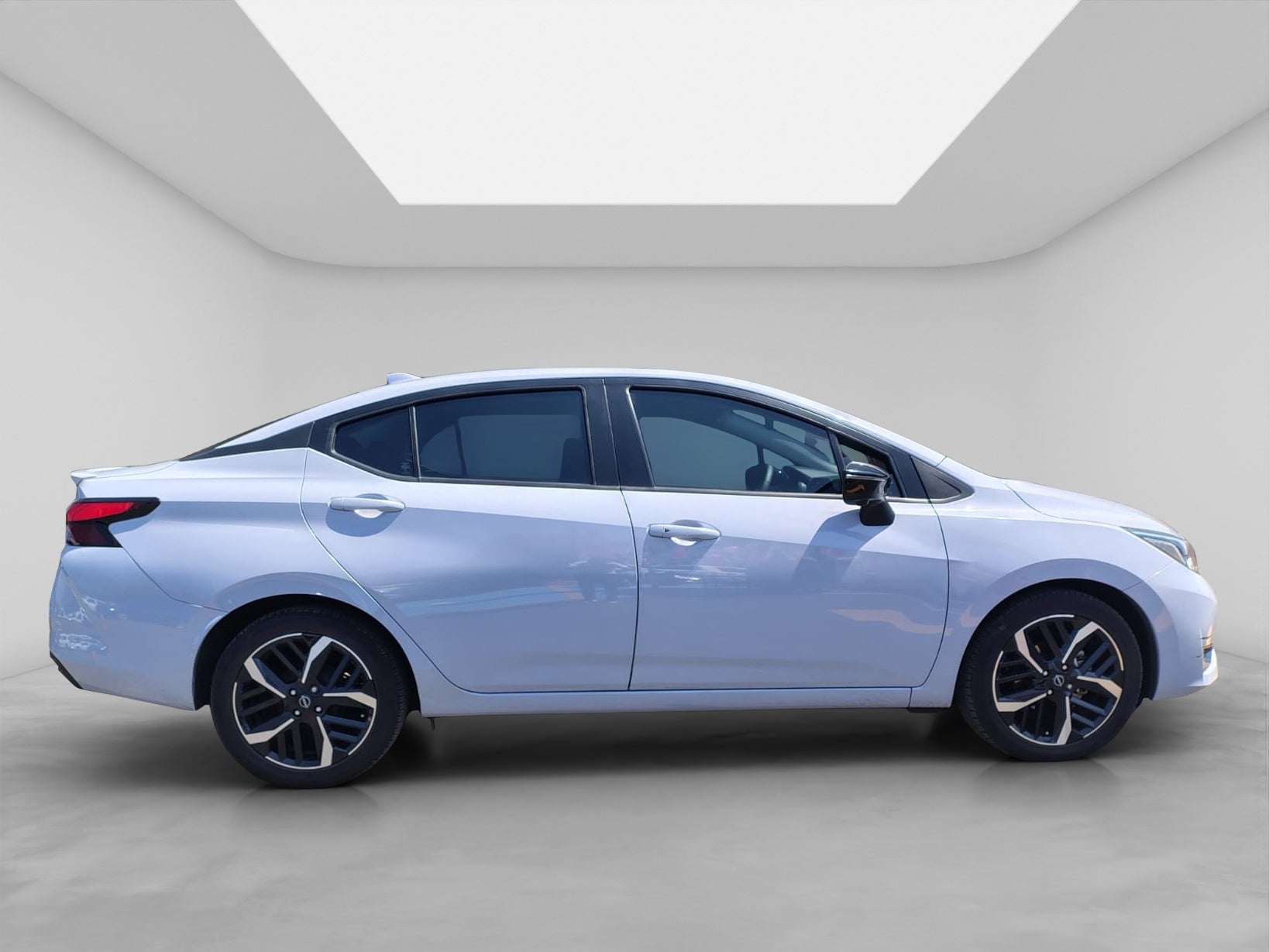 2024 Nissan Versa 1.6 SR At