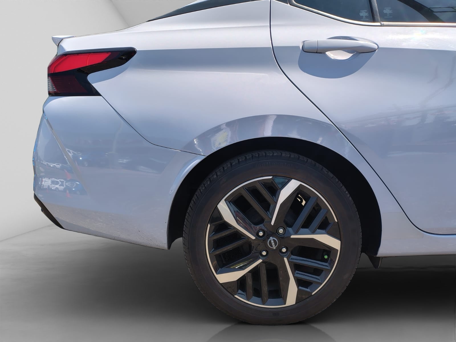 2024 Nissan Versa 1.6 SR At