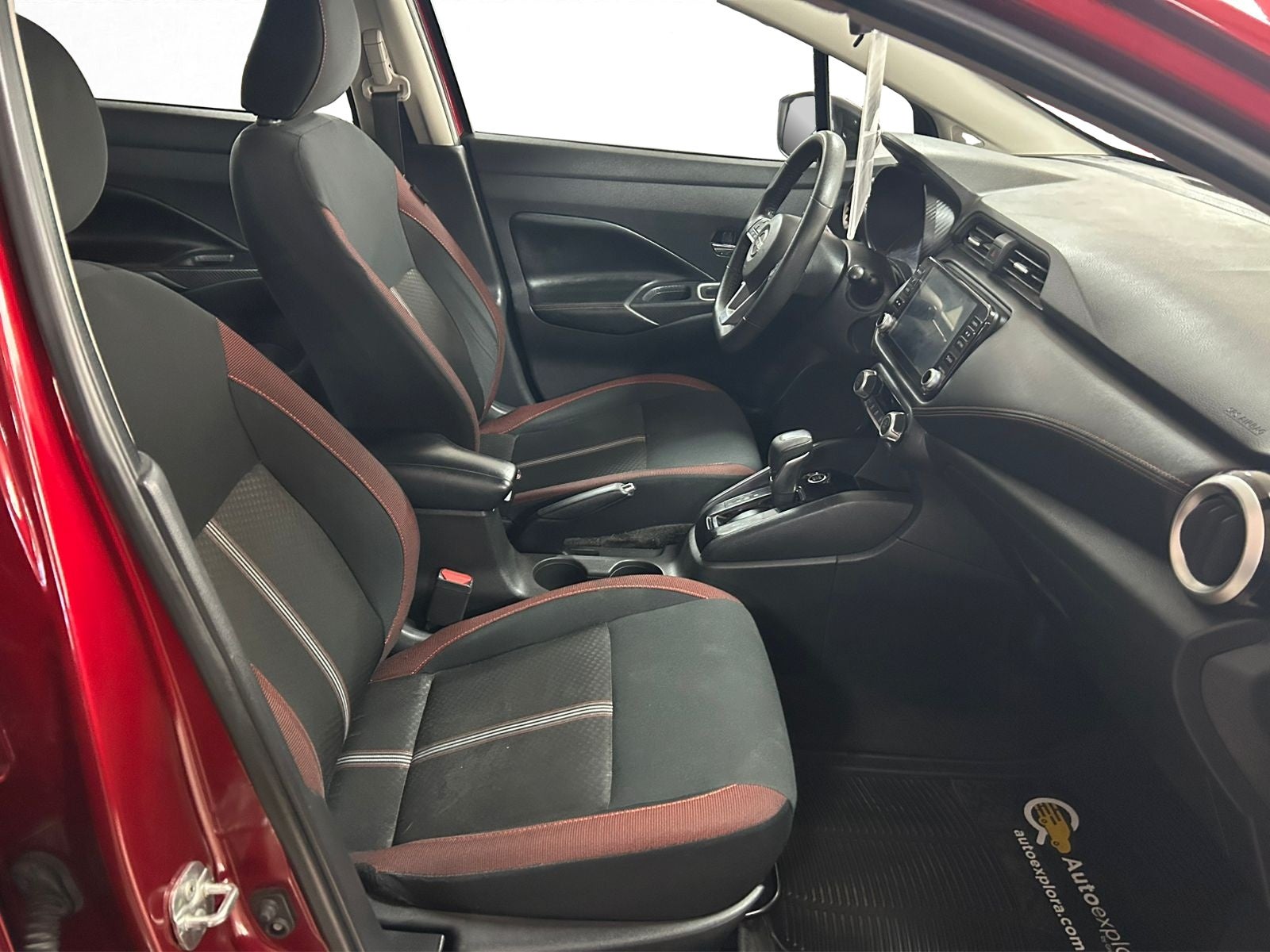 2023 Nissan Versa 1.6 Sr At