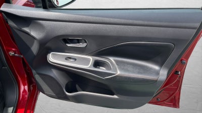 2023 Nissan Versa 1.6 Sr At