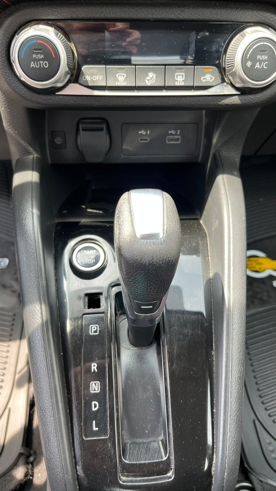 2023 Nissan Versa 1.6 Sr At