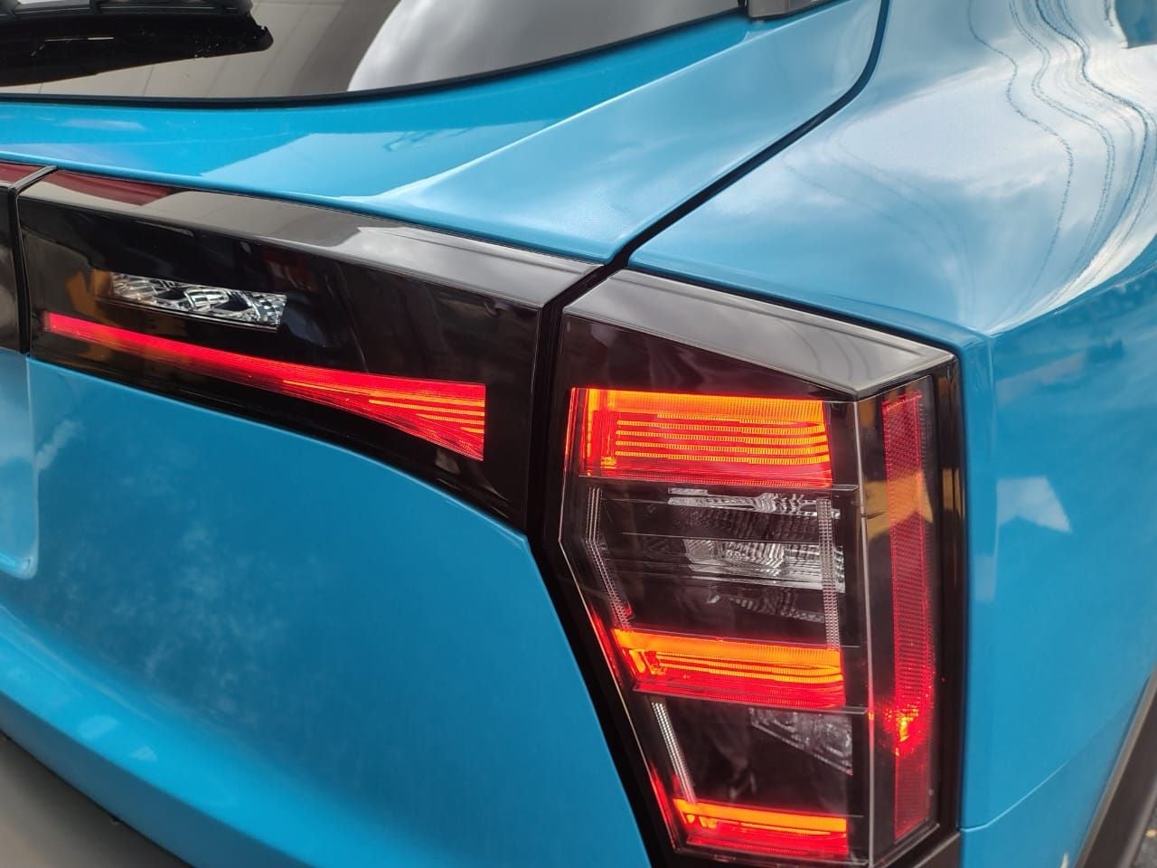 2025 Nissan Kicks 2.0 Exclusive At