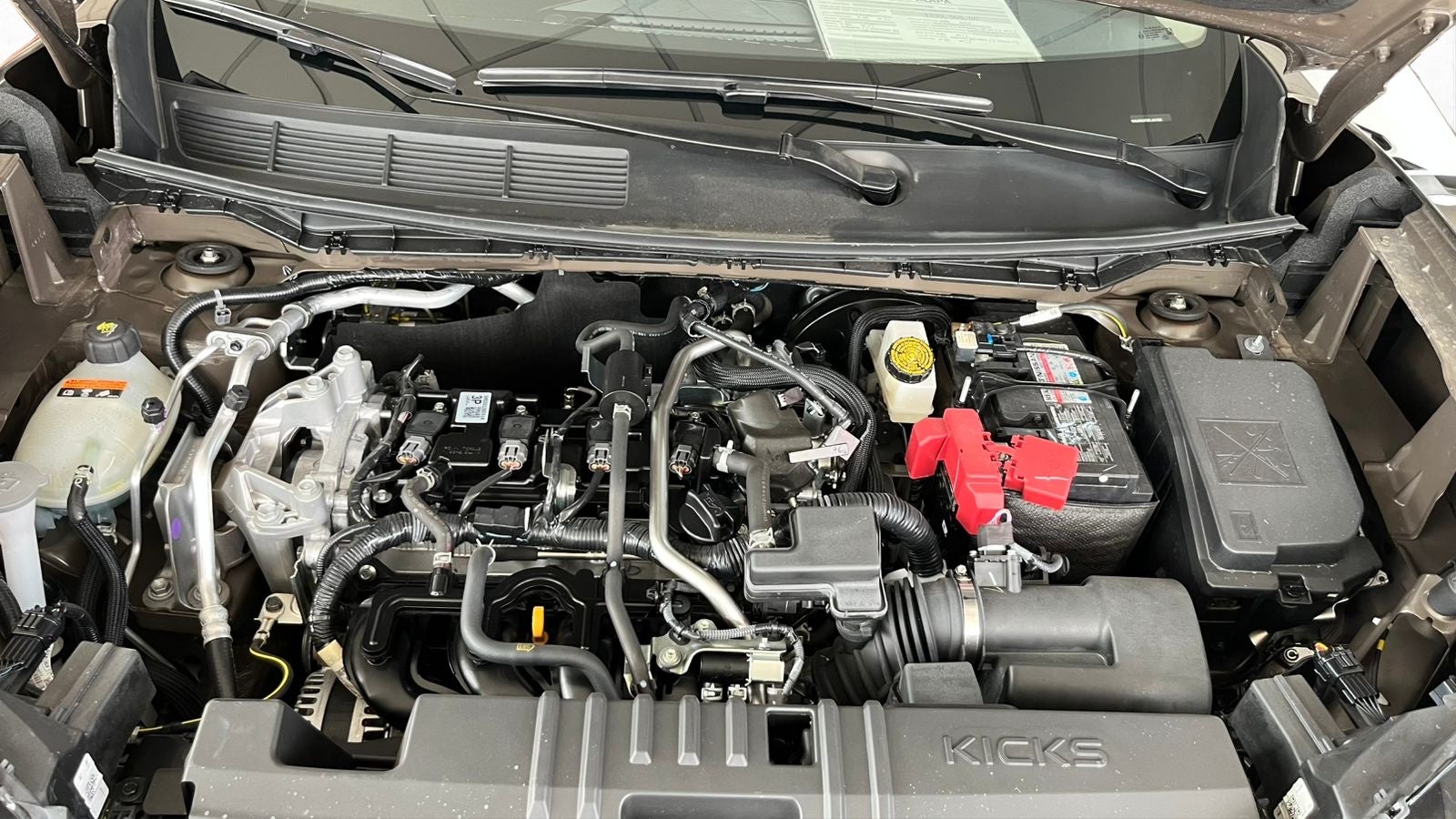 2025 Nissan Kicks 2.0 Platinum At