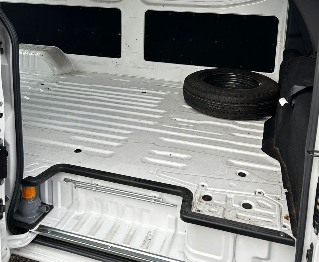 2025 Nissan Urvan 2.5 Panel Amplia AA Mt