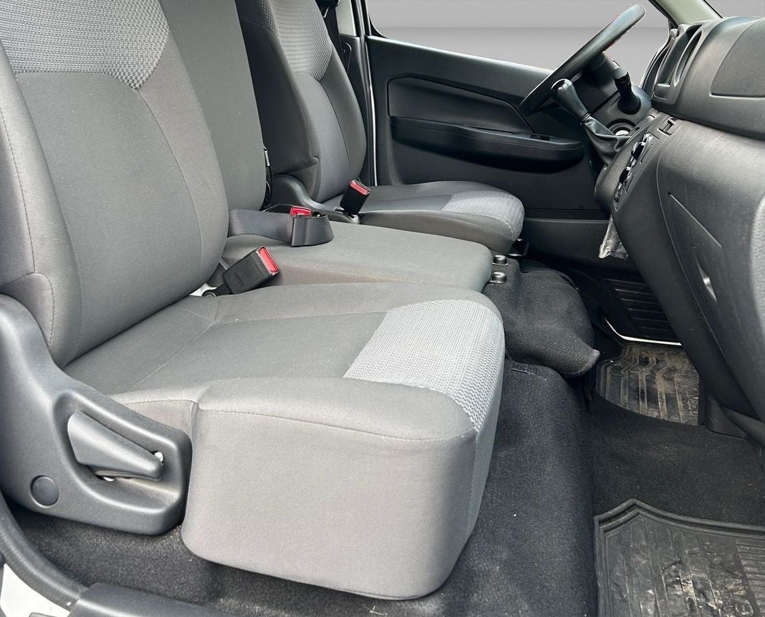 2025 Nissan Urvan 2.5 Panel Amplia AA Mt