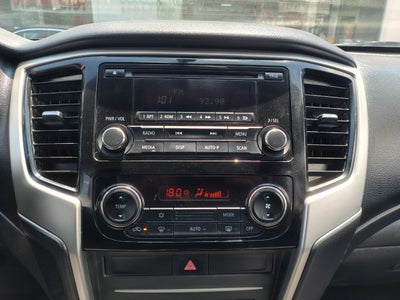 2023 Mitsubishi L200 2.4 Glx Cabina Doble 4x4 Diesel Mt