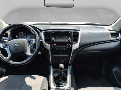 2023 Mitsubishi L200 2.4 Glx Cabina Doble 4x4 Diesel Mt