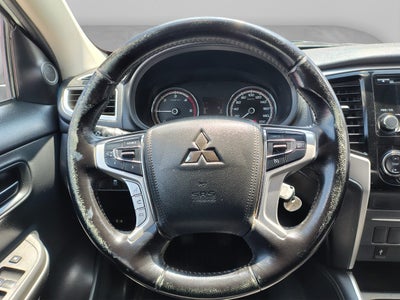 2023 Mitsubishi L200 2.4 Glx Cabina Doble 4x4 Diesel Mt