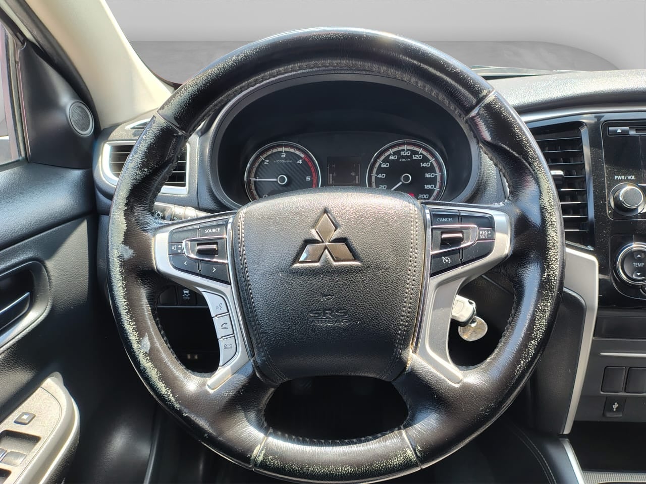 2023 Mitsubishi L200 2.4 Glx Cabina Doble 4x4 Diesel Mt