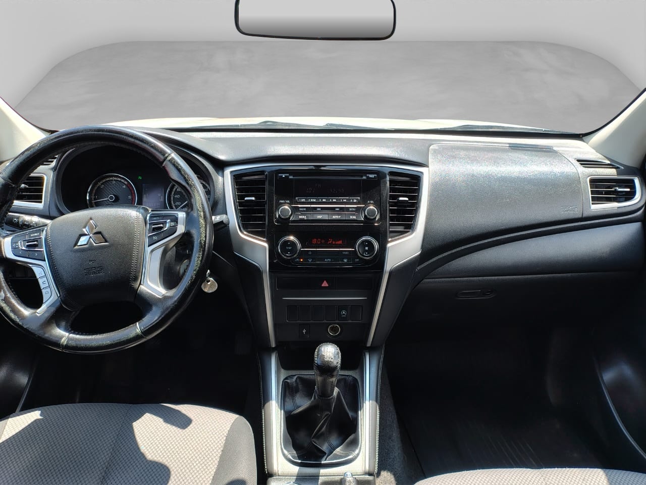 2023 Mitsubishi L200 2.4 Glx Cabina Doble 4x4 Diesel Mt