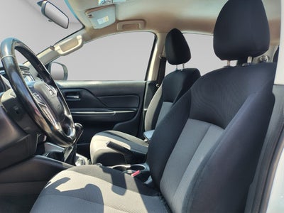 2023 Mitsubishi L200 2.4 Glx Cabina Doble 4x4 Diesel Mt