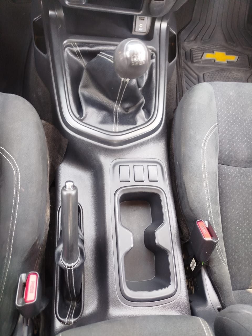 2020 Nissan NP300 2.4 Doble Cabina Se Aa Pack Seg Mt