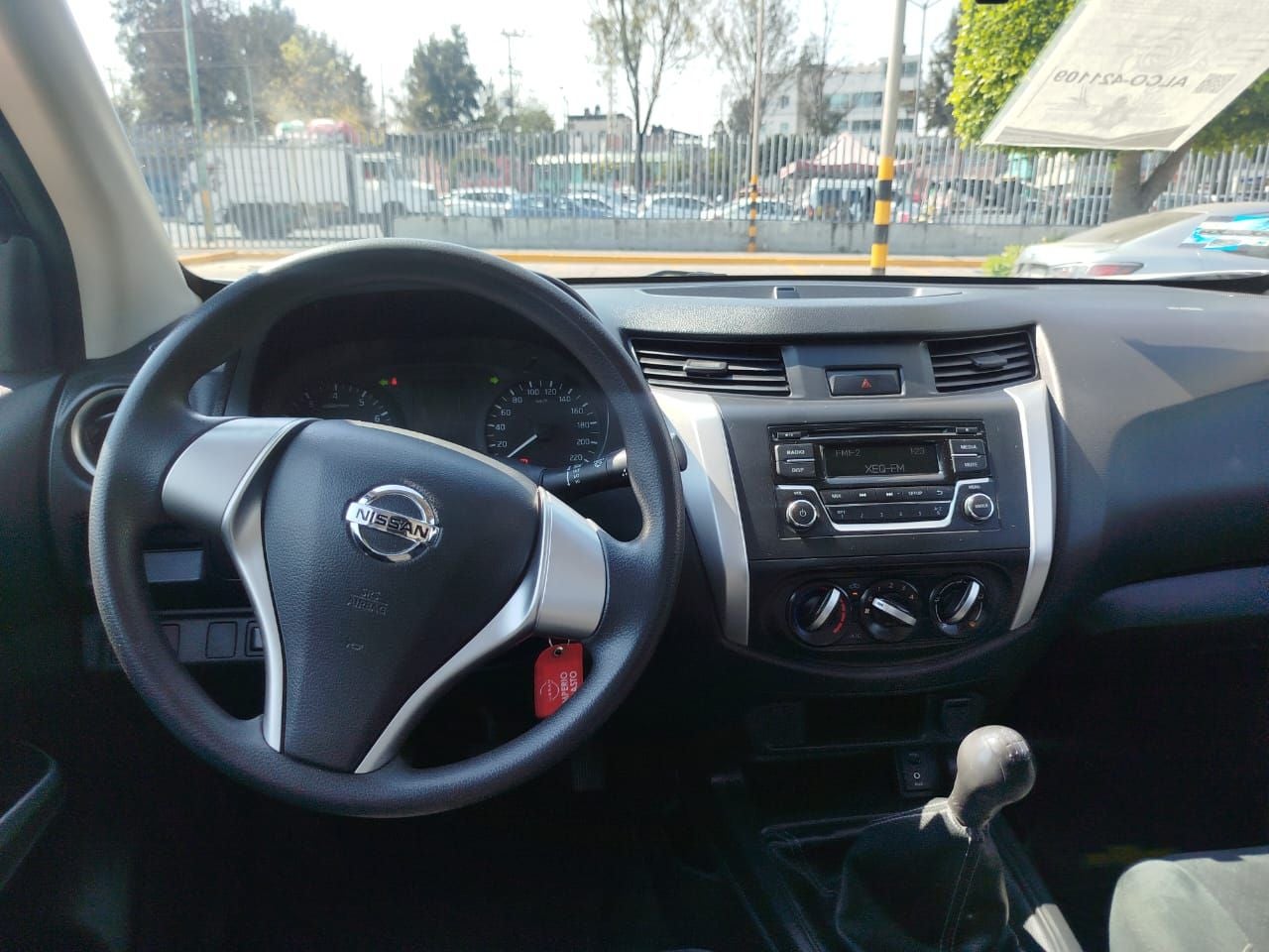 2020 Nissan NP300 Doble Cabina 2.5 SE Paq Seguridad Mt