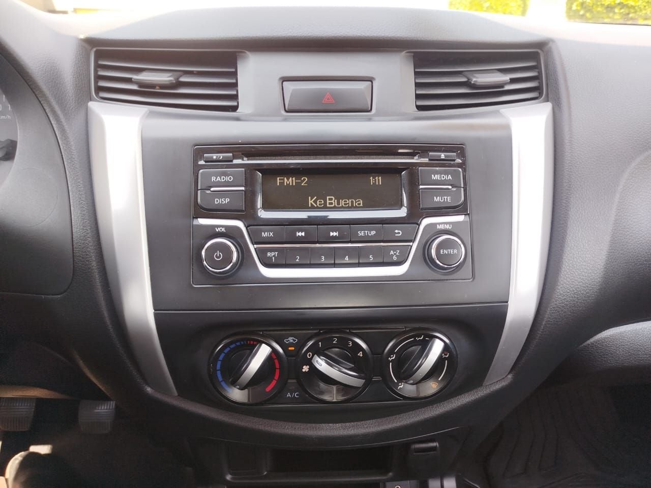 2020 Nissan NP300 Doble Cabina 2.5 SE Paq Seguridad Mt