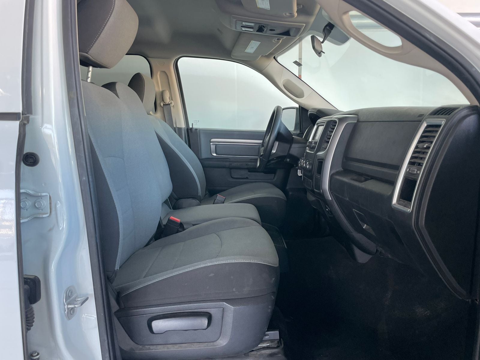 2022 RAM 1500 SLT Trabajo Crew Cab