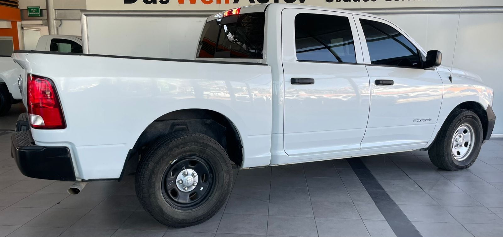 2022 RAM 1500 SLT Trabajo Crew Cab