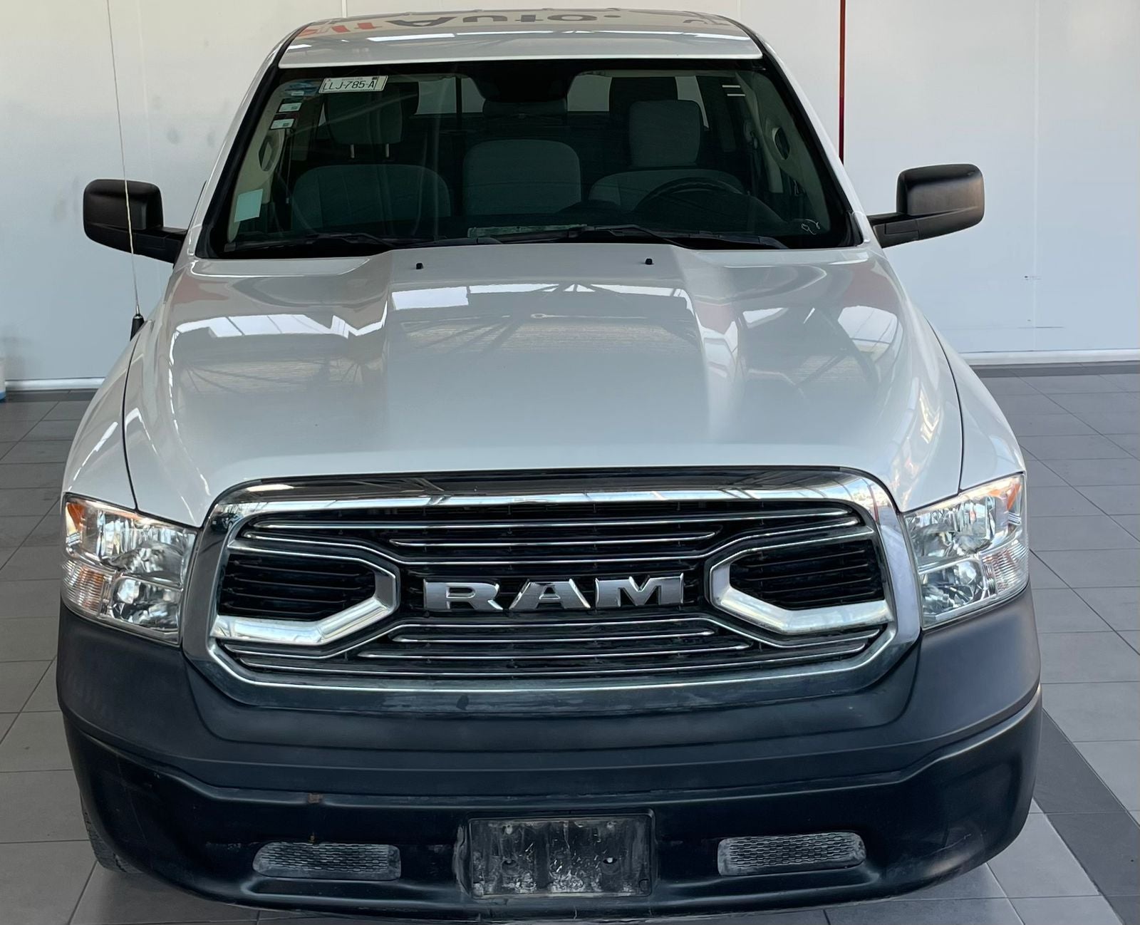 2022 RAM 1500 SLT Trabajo Crew Cab