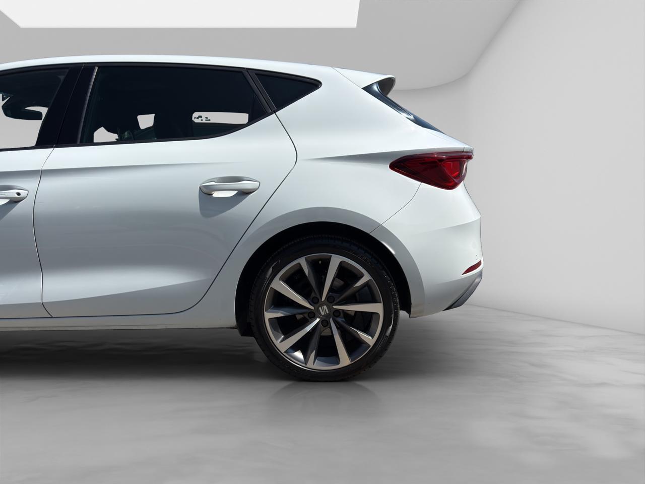 2022 Seat Leon 1.4 Style L4 150 HP At