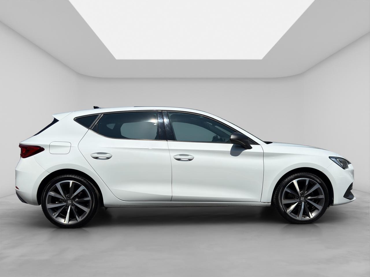 2022 Seat Leon 1.4 Style L4 150 HP At