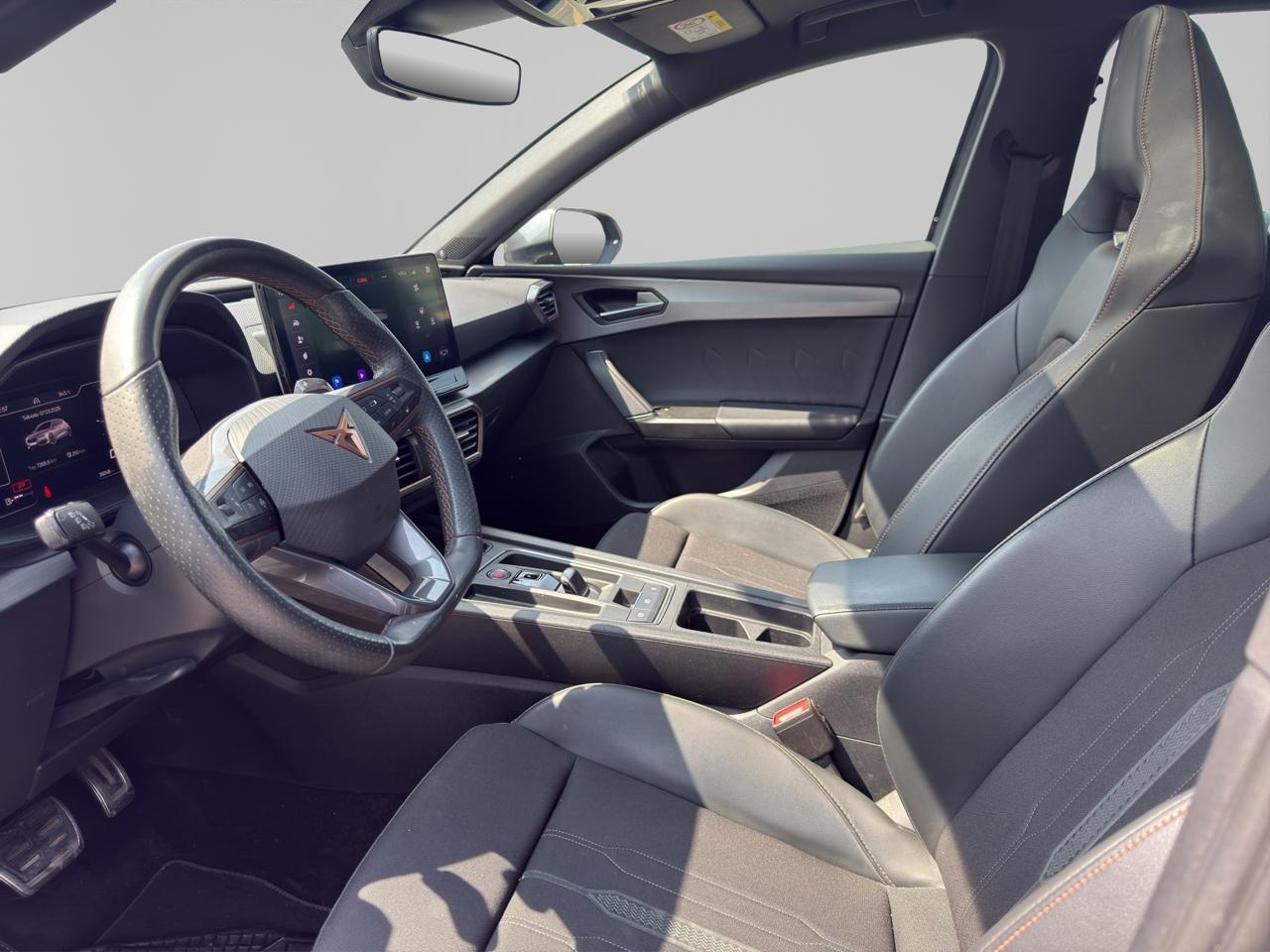 2023 Seat Leon cupra 300hp