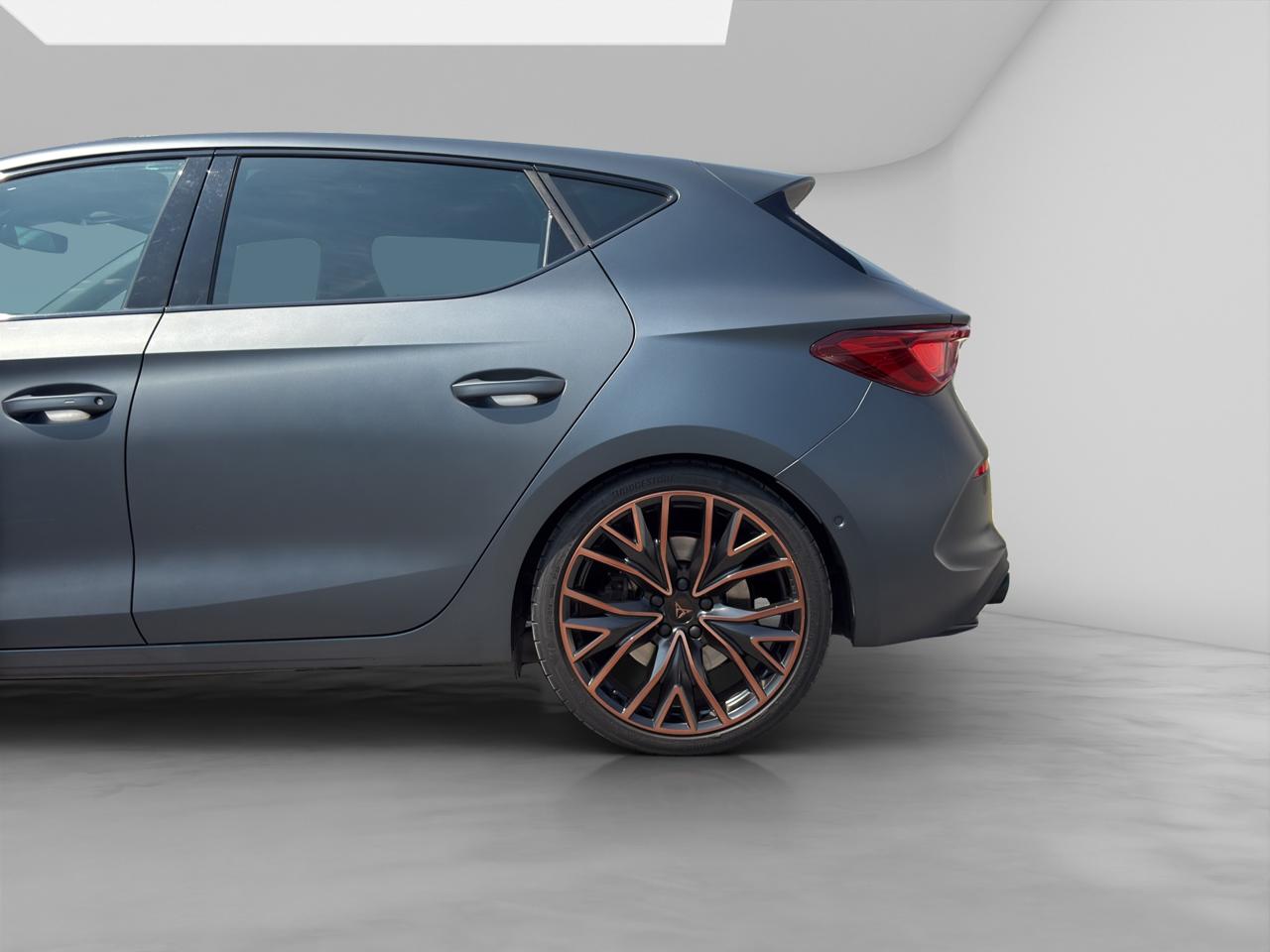 2023 Seat Leon cupra 300hp