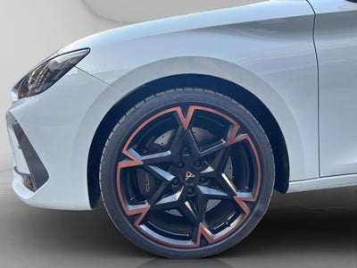 2025 Seat Leon cupra 300hp