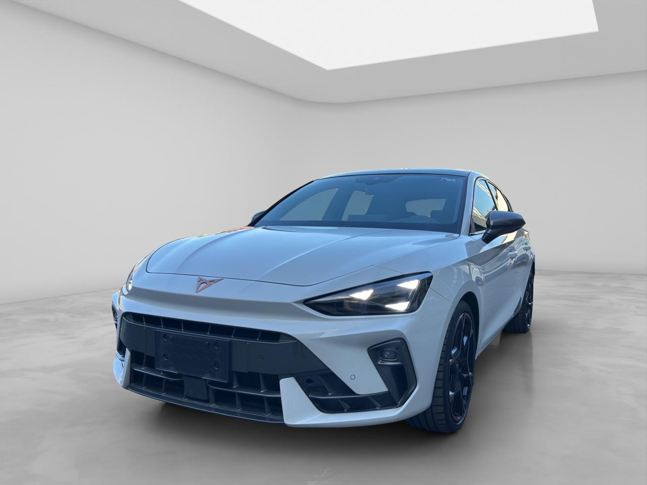 2025 Seat Leon cupra 300hp