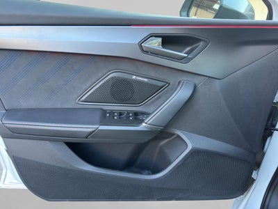 2025 Seat Leon cupra 300hp
