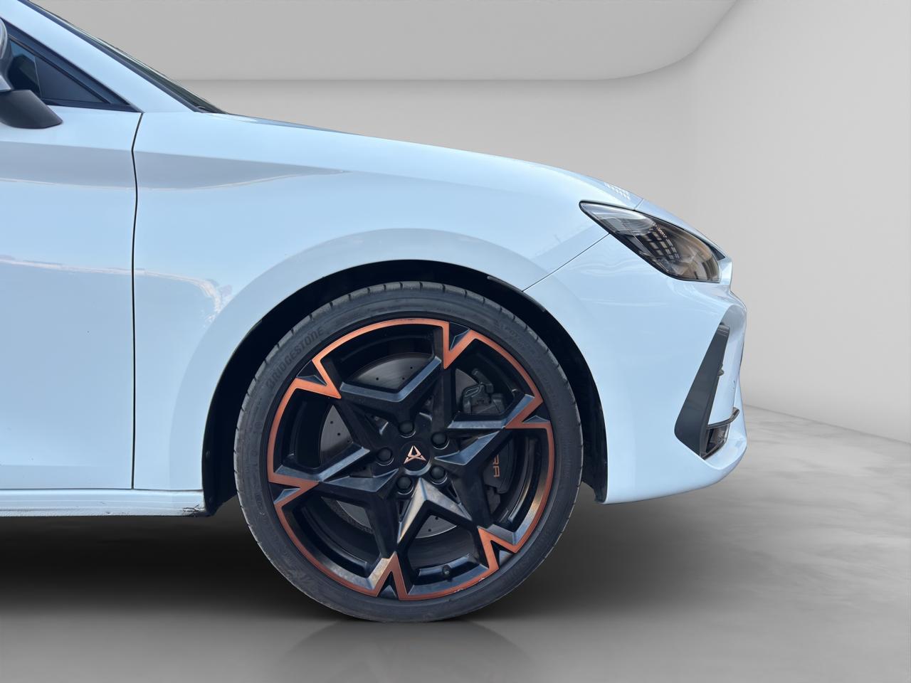 2025 Seat Leon cupra 300hp