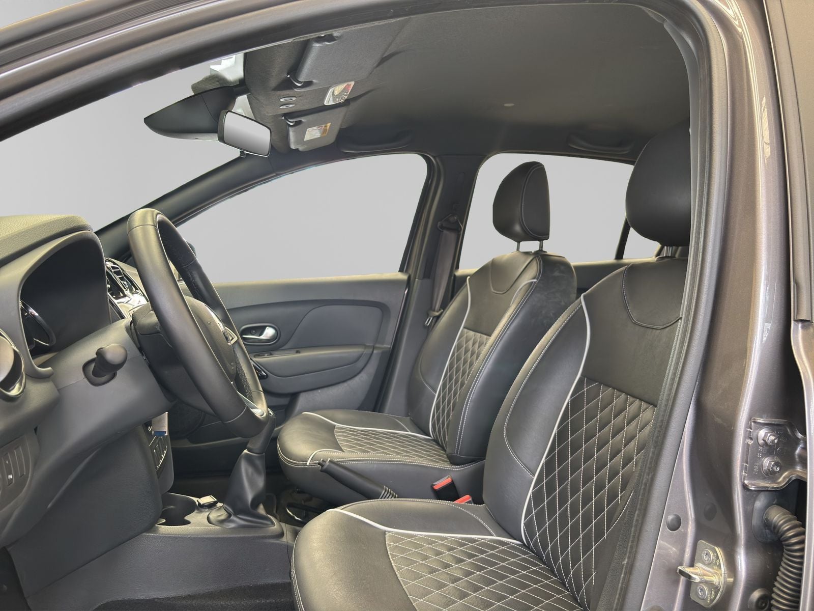 2023 Renault Logan 1.6 Intens Mt